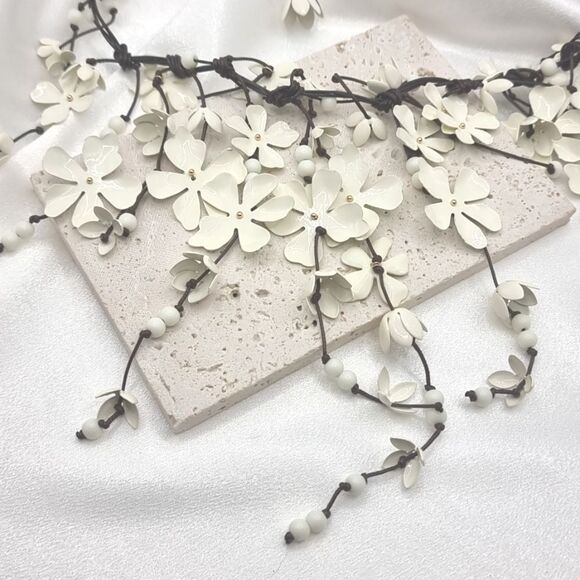 New ZARA Casscading Flowers Ecru Cord Necklace - Picture 13 of 15